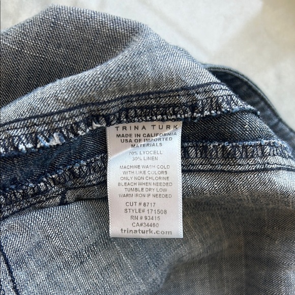 Trina Turk Two Tone Chambray Cropped Pants | 6 - Picture 8 of 8